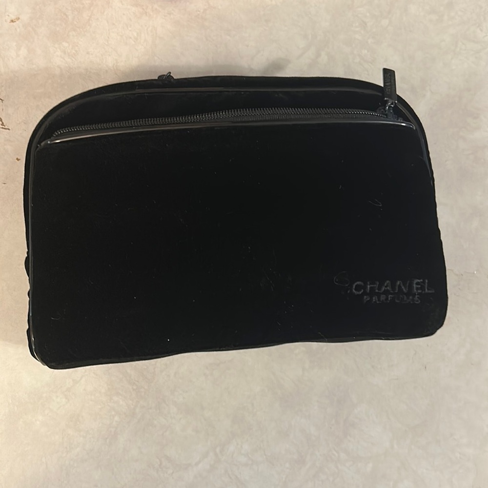 Double Zipper Chic CHANEL Black Velvet Makeup and Cosmetic Bag
